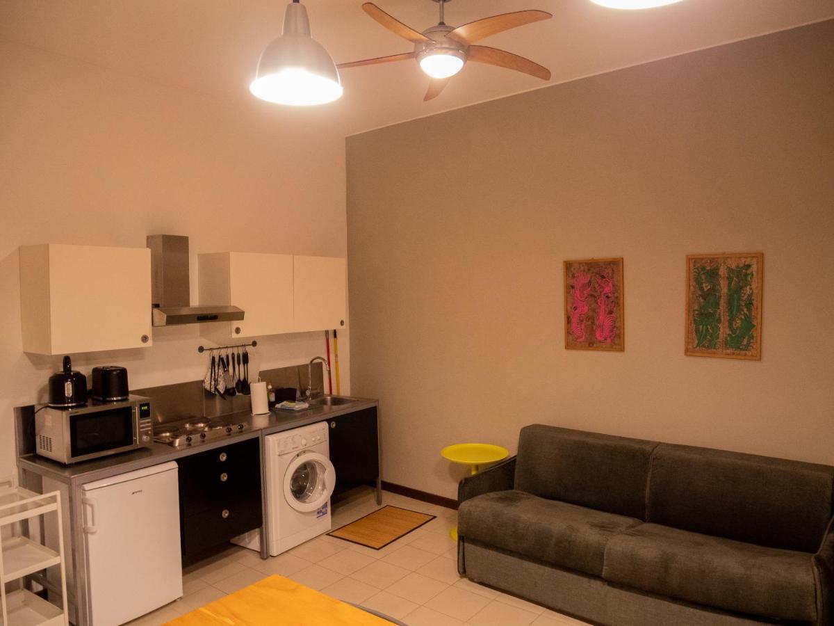 Chambers Short Rentals - Via Gezio Calini Brescia - 2 Studio Flats エクステリア 写真