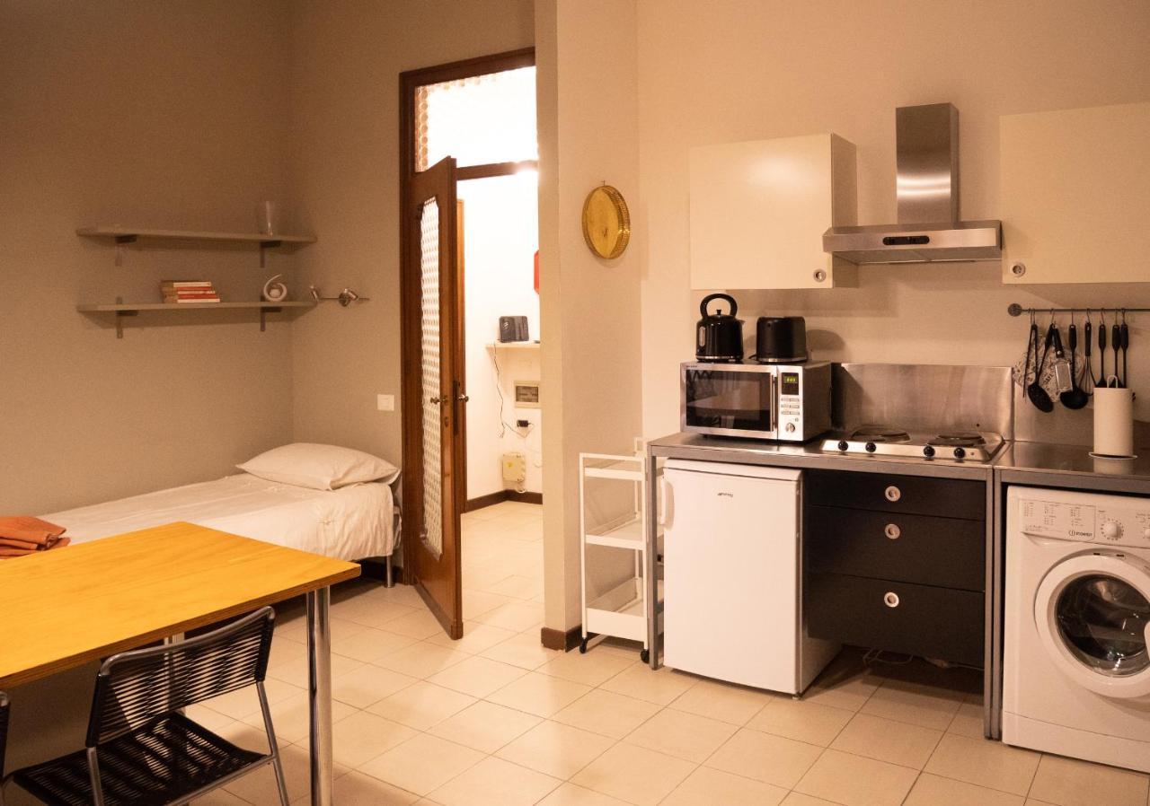 Chambers Short Rentals - Via Gezio Calini Brescia - 2 Studio Flats エクステリア 写真